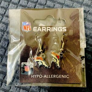 NIP DENVER BRONCOS NFL Hypo-Allergenic Earrings